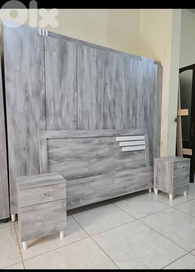 اوضة نوم تفصيل جديد تخت مجوز او تختين ملبسة بالكامل برا وجوا لون ابيض