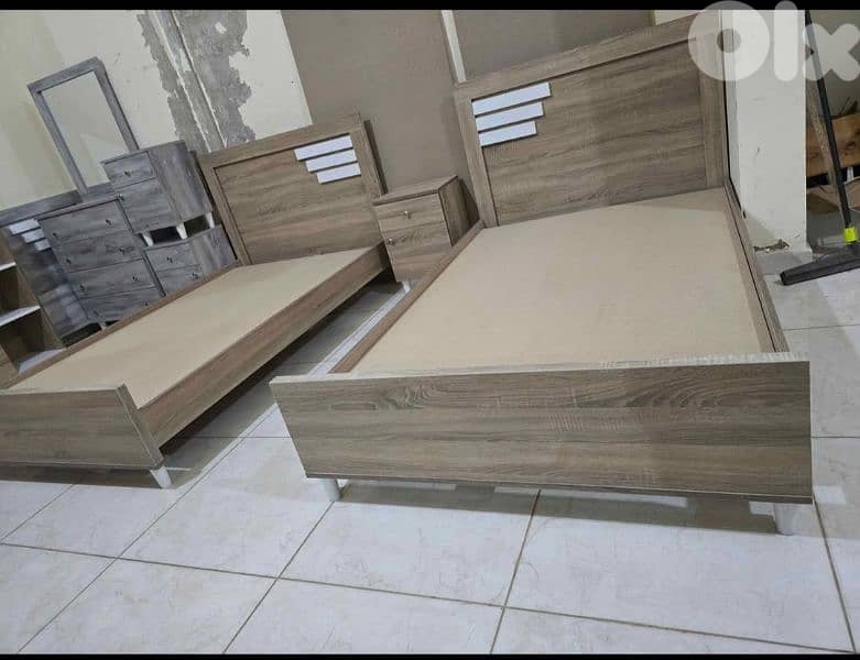 ,تختين مفرد ونص 120 سم مع كمود صغيرة 0