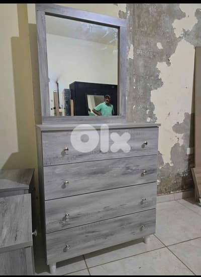 شفنيرة اربع جوارير مع مرايا 80 سم