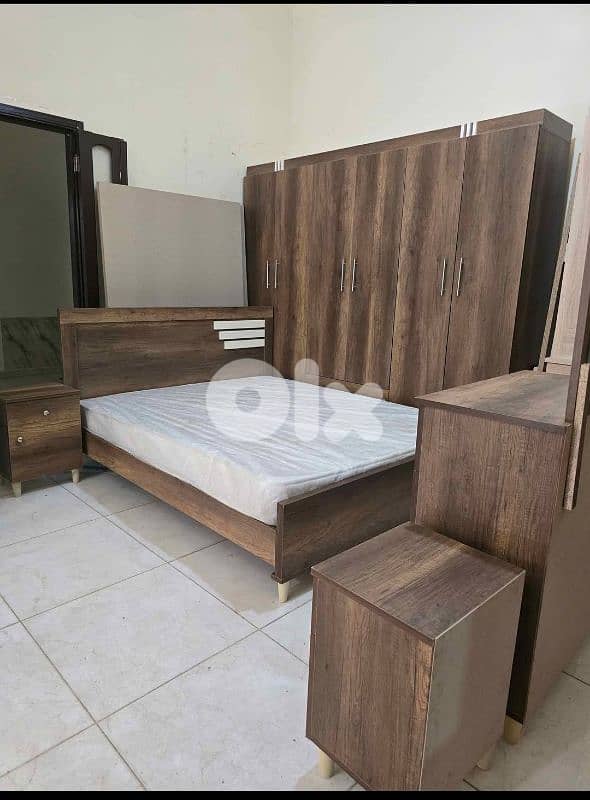 اوضة نوم تفصيل جديد ملبسة بالكامل من برا وجوا لون ابيض 0