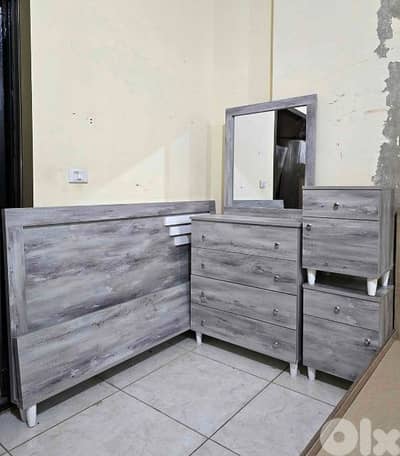 تخت مجوز 170 سم مع كمود صغار اتنين شفنيرة مع مرايا