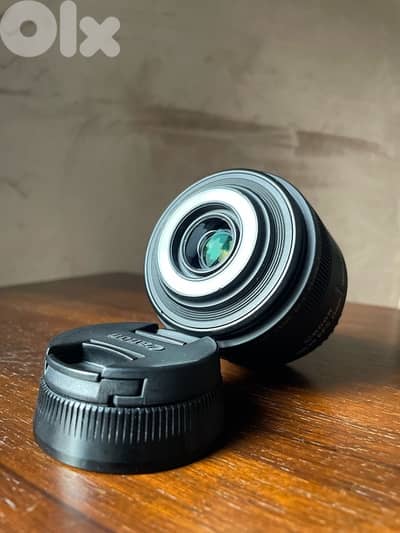 Canon EF-S 35mm f/2.8 Macro IS STM + LED Ring Light