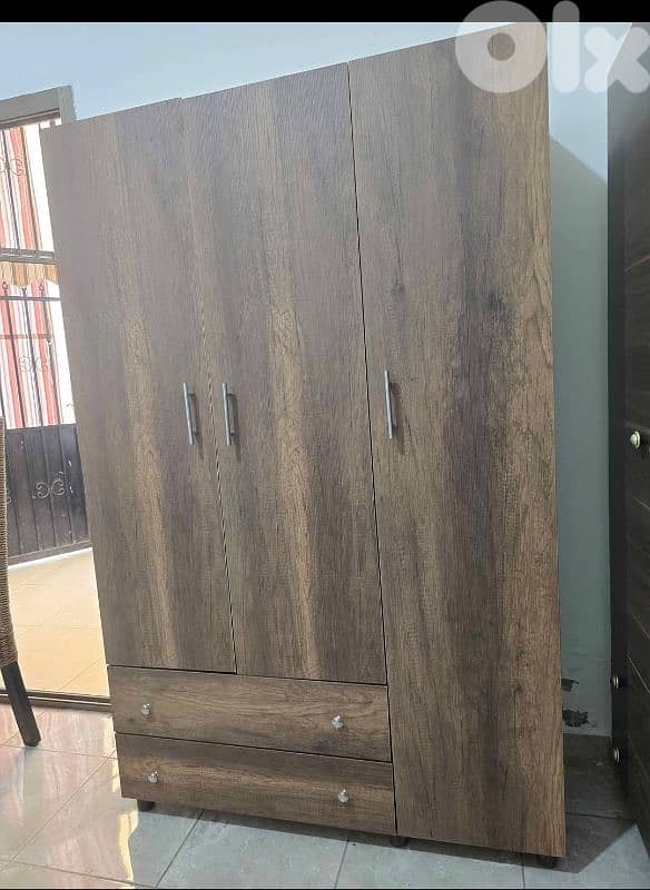 خزانة ثلاث درف حجم وسط 120 سم 0