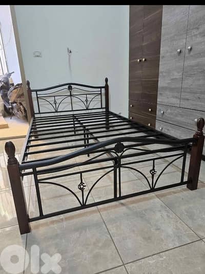 تخت مفرد ونص 120 سم ماليزي شغل برا