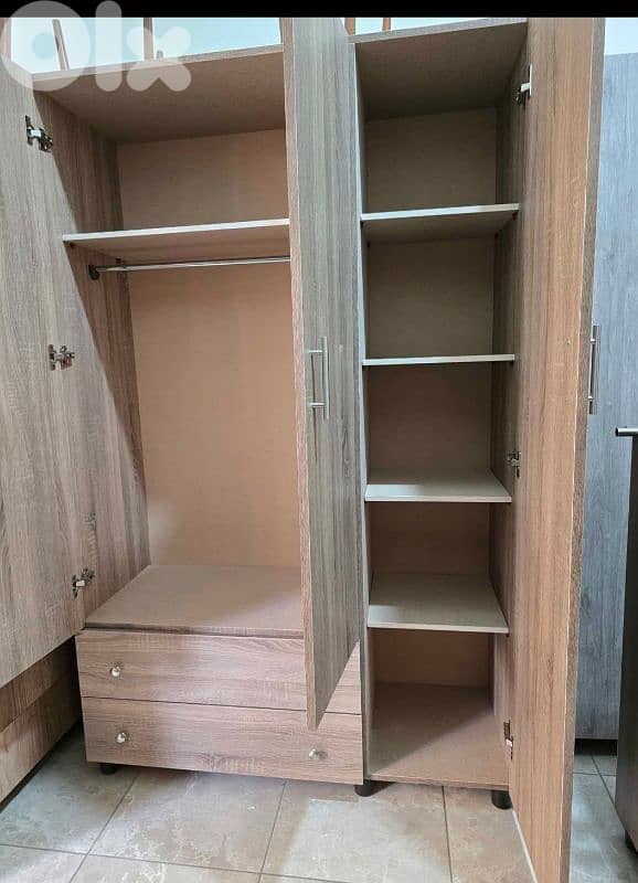 خزانة ثلاث درف حجم وسط 120 سم 1