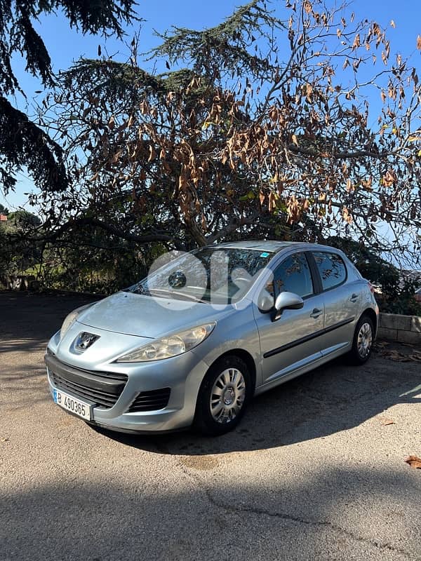 Peugeot 207 - 2011 0