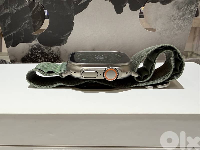 Apple Watch Ultra 1 49mm Very Clean Condition: - Mint Condition 1