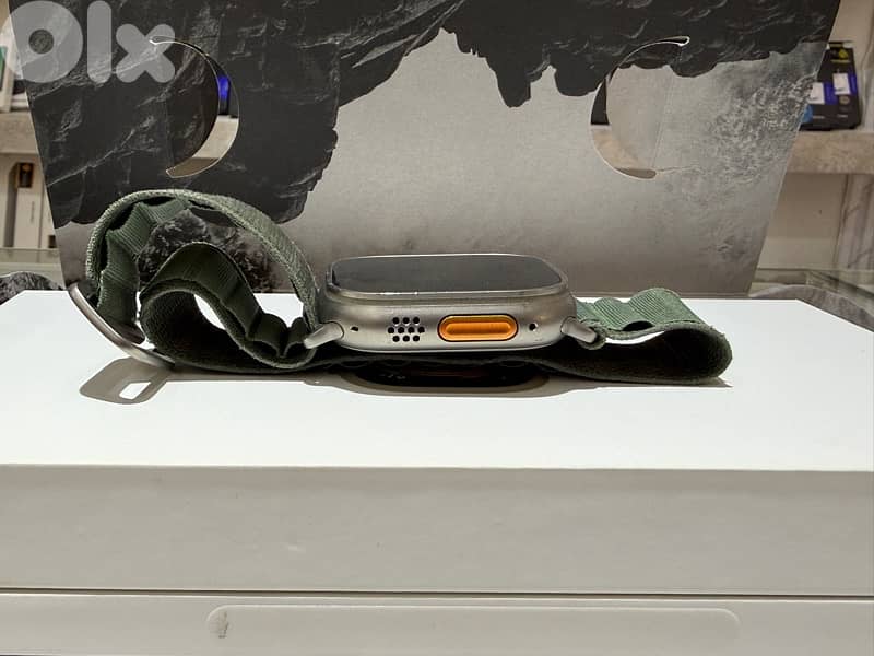 Apple Watch Ultra 1 49mm Very Clean Condition: - Mint Condition 2