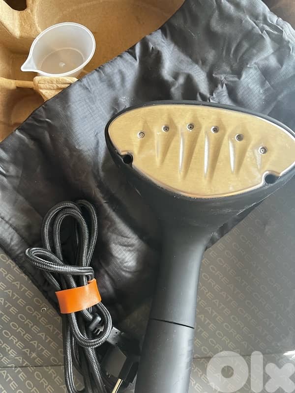 HAND PORTABLE STEAM IRON 0