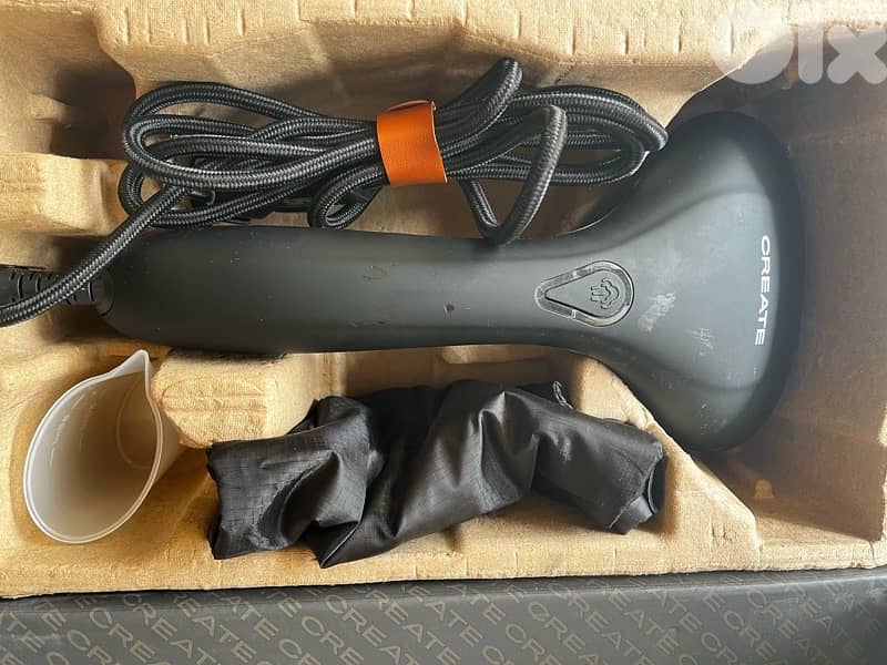 HAND PORTABLE STEAM IRON 1