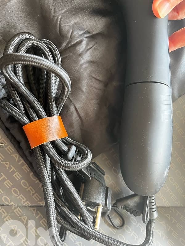 HAND PORTABLE STEAM IRON 2