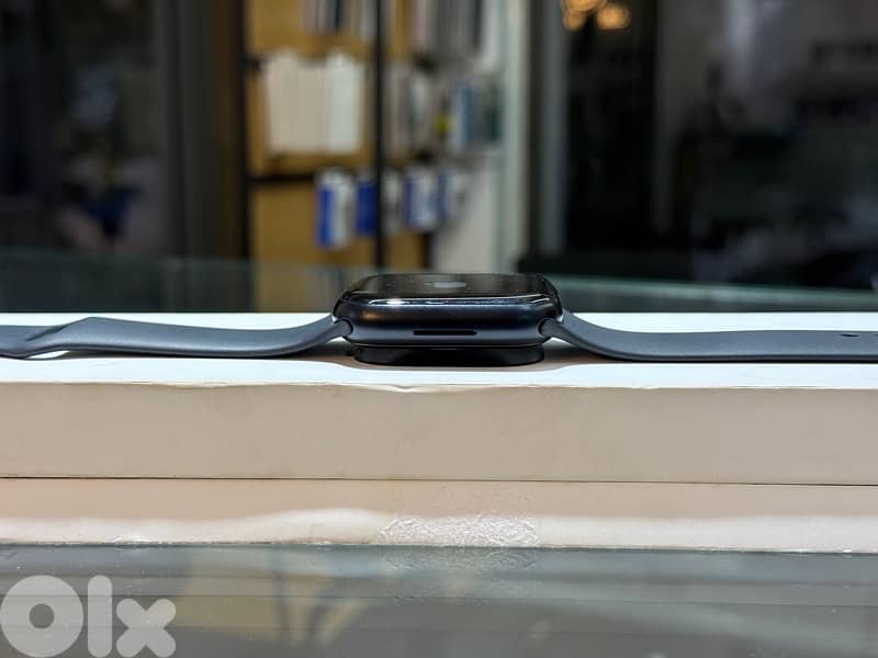 Apple Watch Series 9 45mm Like New: - Mint Condition 2