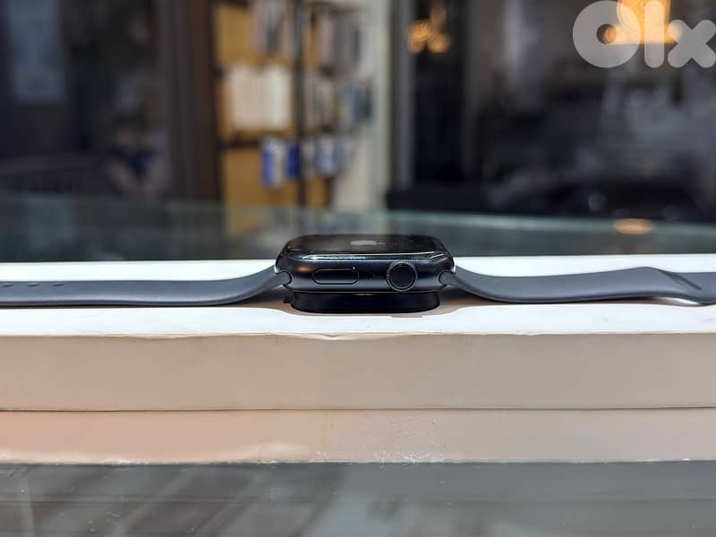 Apple Watch Series 9 45mm Like New: - Mint Condition 3