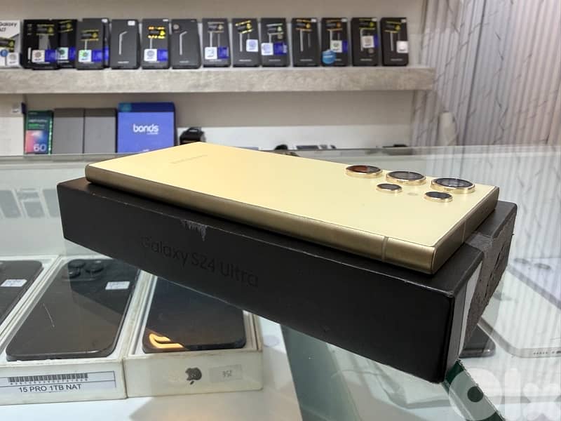 Samsung S24 Ultra 512Gb Like New: - Mint Condition 2