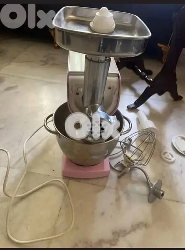 meat grinder and cake mixer 0
