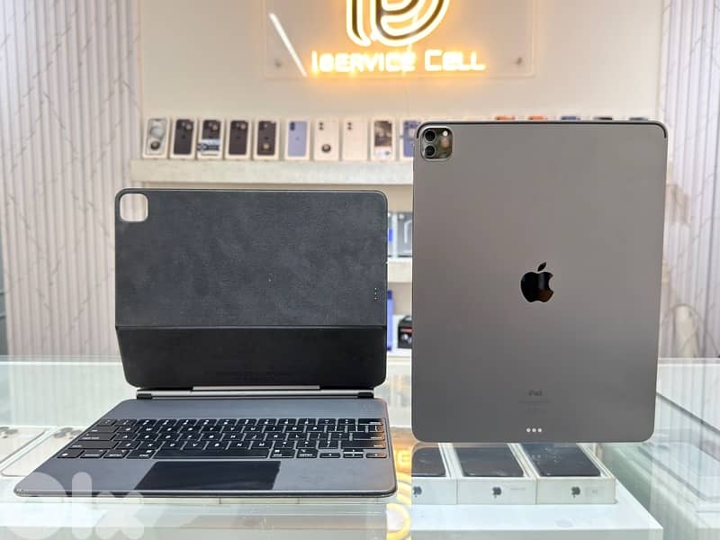 iPad Pro M1 12.9-inch 5th generation 128Gb With Orginal Magic Keyboard 0