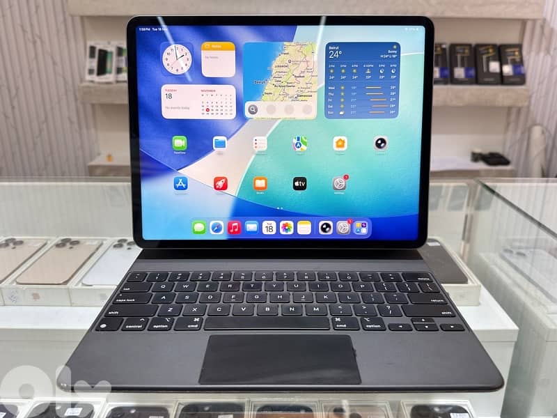 iPad Pro M1 12.9-inch 5th generation 128Gb With Orginal Magic Keyboard 1