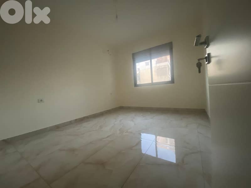 Apartment for Sale in Ain Al Mraisehشقة للبيع في عين المريسة 0