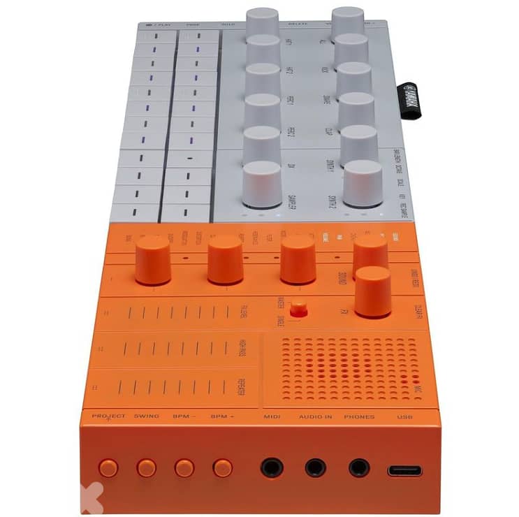 Yamaha SEQTRAK Portable Music Production Studio (Orange) 1