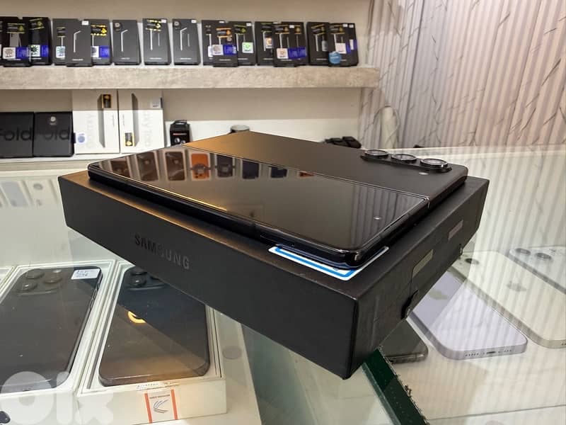 Samsung Z Fold 5 512Gb Like New: - Mint Condition 2