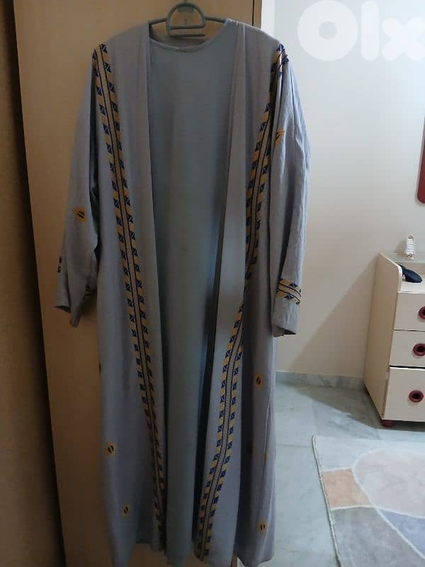 عبايات  فساتين  جلابيات 5