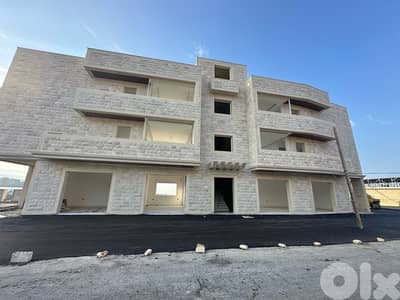 محل تجاري للبيع حصرايل طريق العام