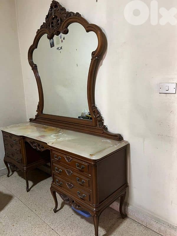 اوضة نوم ملكية حفر خشب زان انكليزية 6