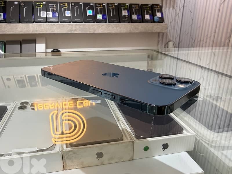 iPhone 12 Pro Max 256Gb Clean Condition: - Crack Back 3