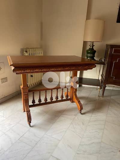 طاولة انكليزي قديم خشب زان ثلاث طبقات