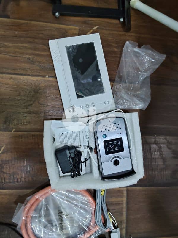 البضائع الموجوده في الصوره شروي غير شكل كامله فقط 135$ 12