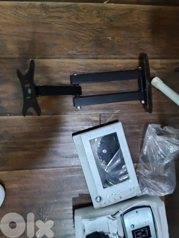 البضائع الموجوده في الصوره شروي غير شكل كامله فقط 135$ 13