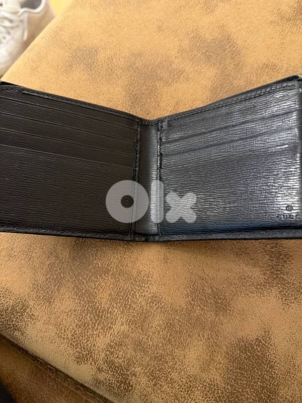 gucci wallet 2