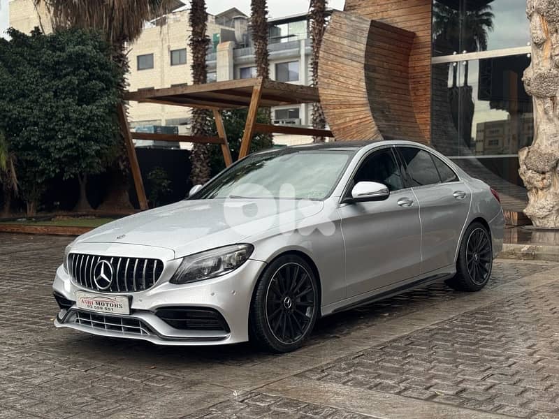 Mercedes-Benz C-300 2018 Look 63 0
