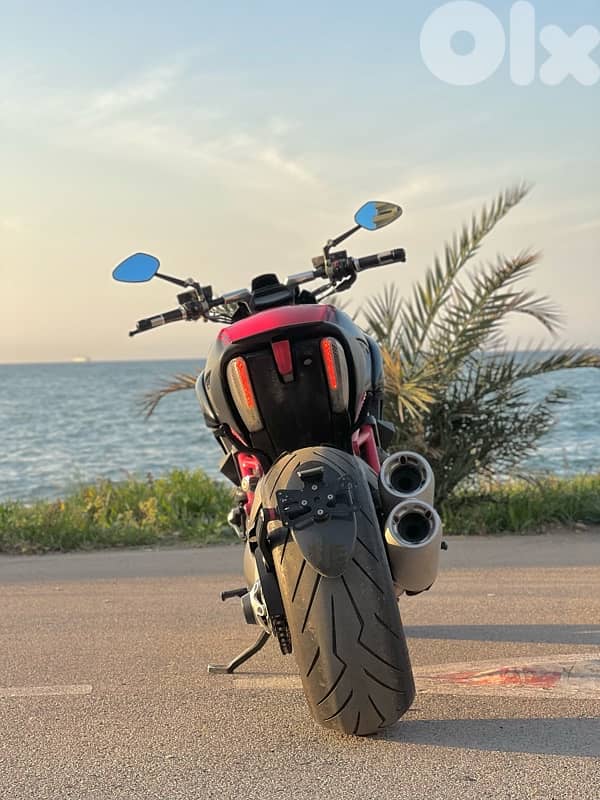 Ducati Diavel carbon 5