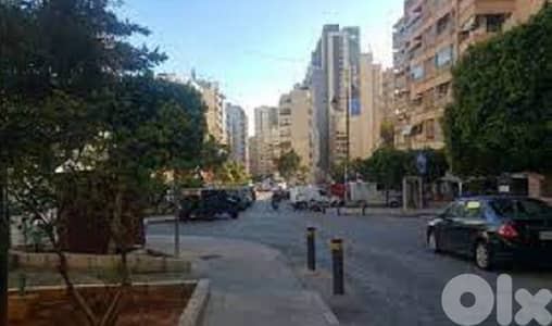 محل تجاري  قرب ساقية الجنزير  شارع رئيسي بيروت Shop for sale in Beirut