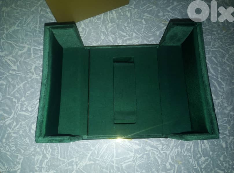 dolce & gabbana watch box 4