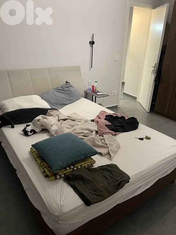 full bedroom used in good condition 3
