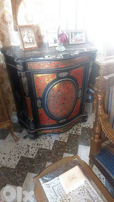 Vintage orientale style cabinet