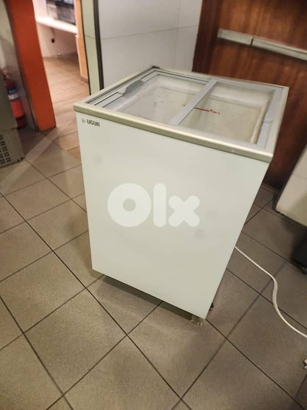 freezers and smoothie machine 3