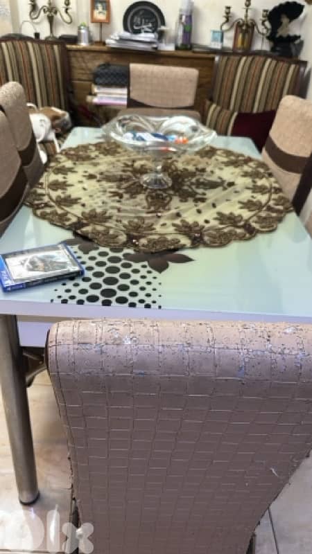 dining table with 6 chairs. 0