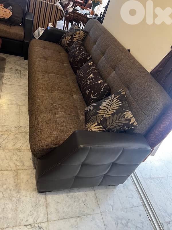 صالون لون بني 3