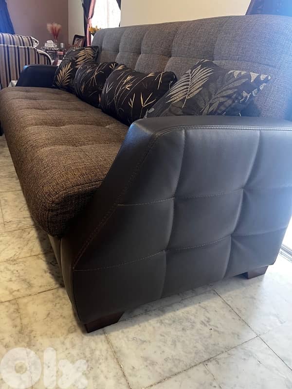 صالون لون بني 11