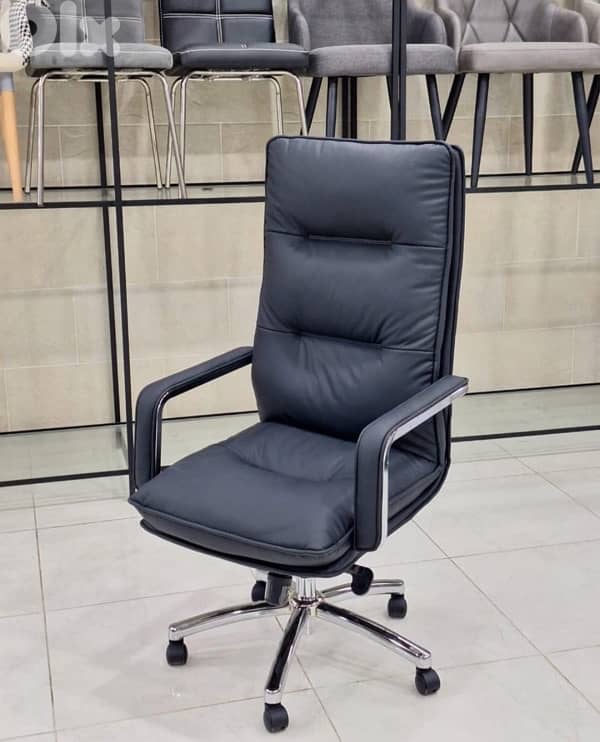 اطقم جلد وكراسي مكاتب 7