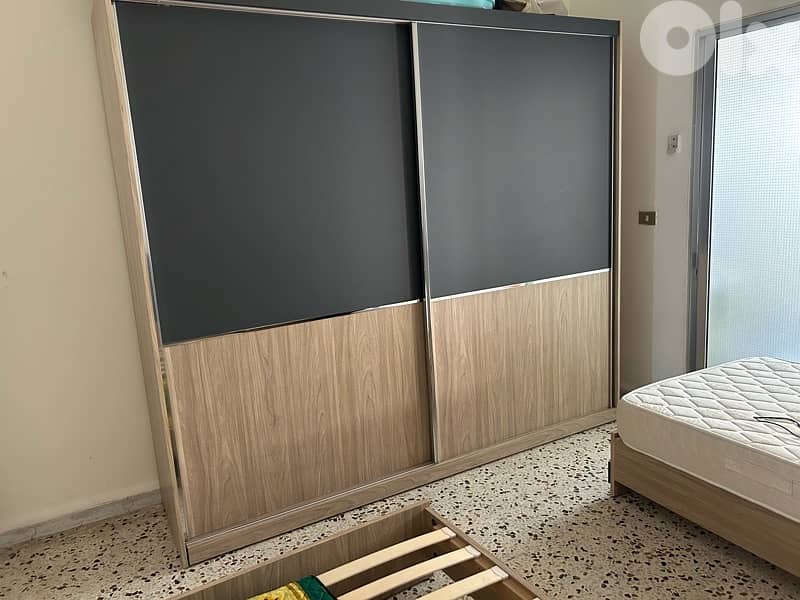 غرفة نوم  مستعملة سنة بلا الفرشة 0
