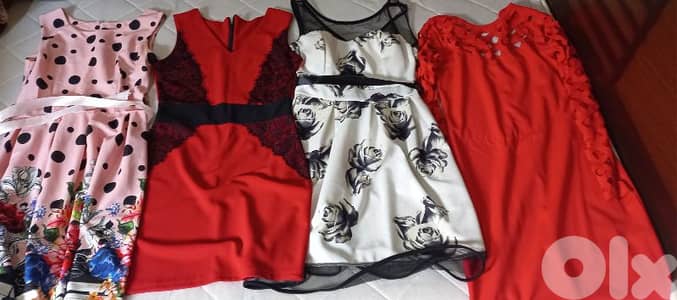 فساتين وبلوزات بحالة جيدة جدا