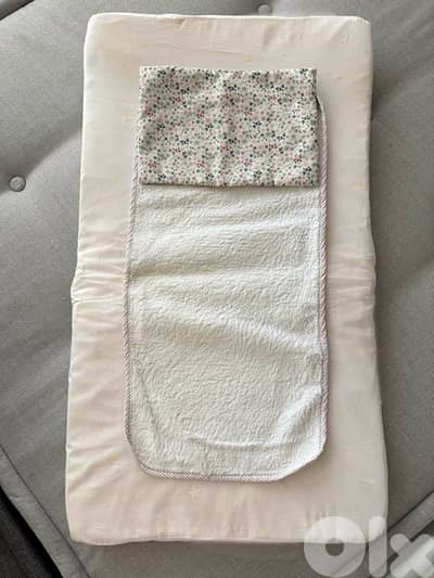 Mat mamas &papas for changing diaper