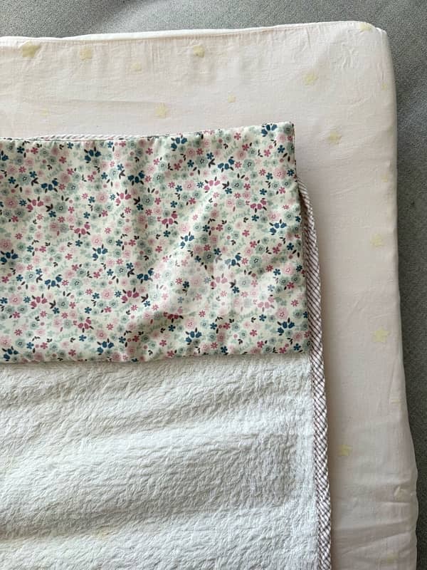 Mat mamas &papas for changing diaper 1