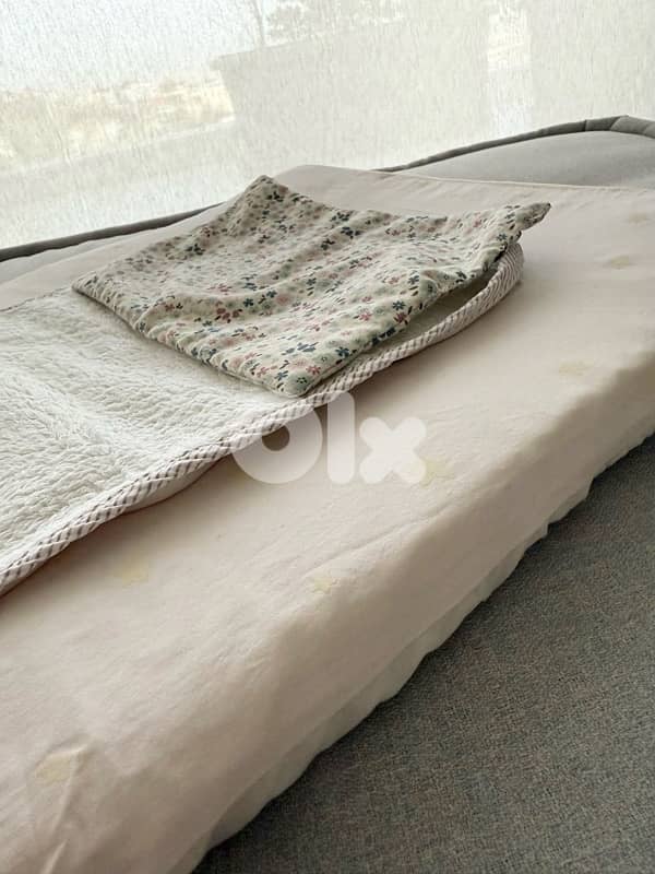 Mat mamas &papas for changing diaper 4