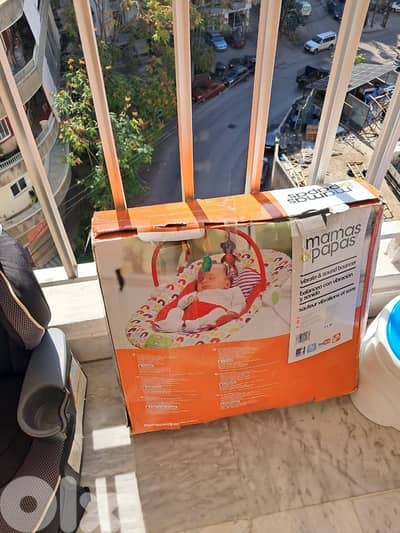 Bouncer with sound and vibration