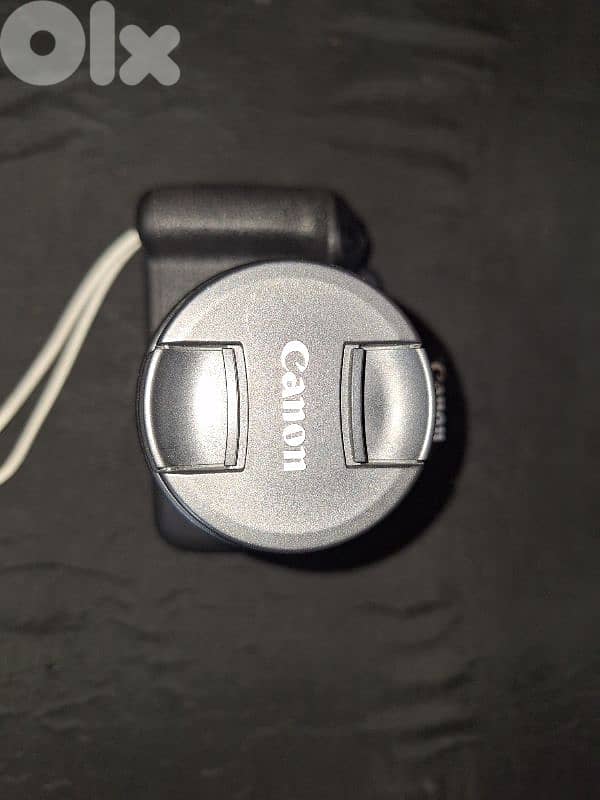 Canon 1200D - Perfect condition / 5500 shutter count only 3